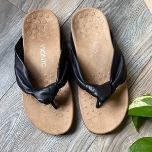 New Vionic black pippa sandal size 6